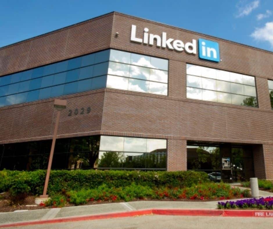 5 Companies In USA That Hire International Students, linkedin